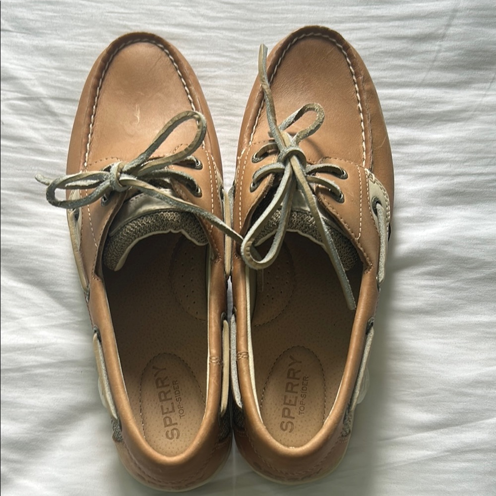 Sperry women’s Light Brown and Cream Boat Shoes